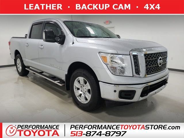 2018 Nissan Titan SV 4X4 Crew Cab's photo
