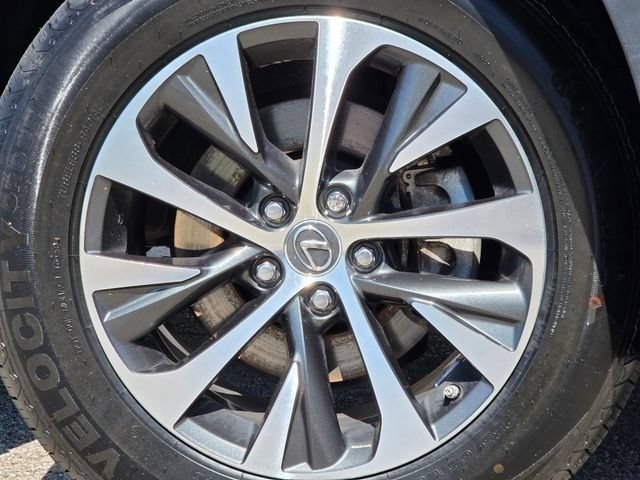 Used 2020 Silver Lexus 350 image 17