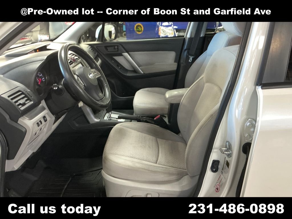 Used 2015 White Subaru 2.5i Premium image 14