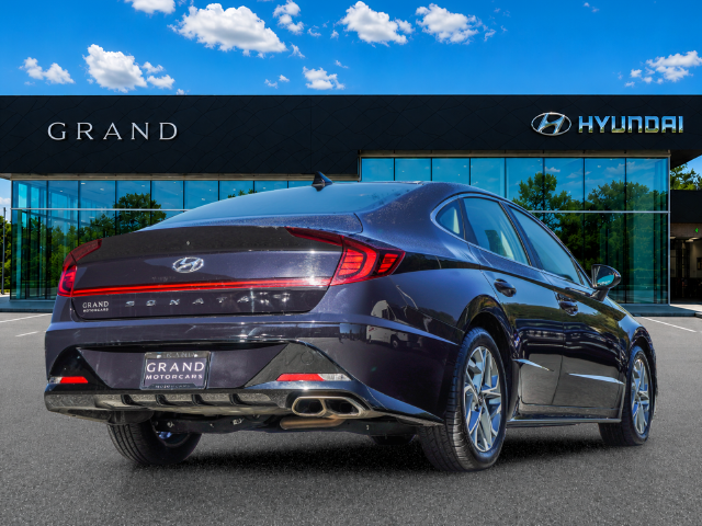 Used 2023 Blue Hyundai SEL image 6