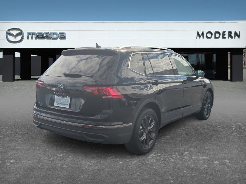 Used 2023 Platinum Gray Metallic Volkswagen SE image 5