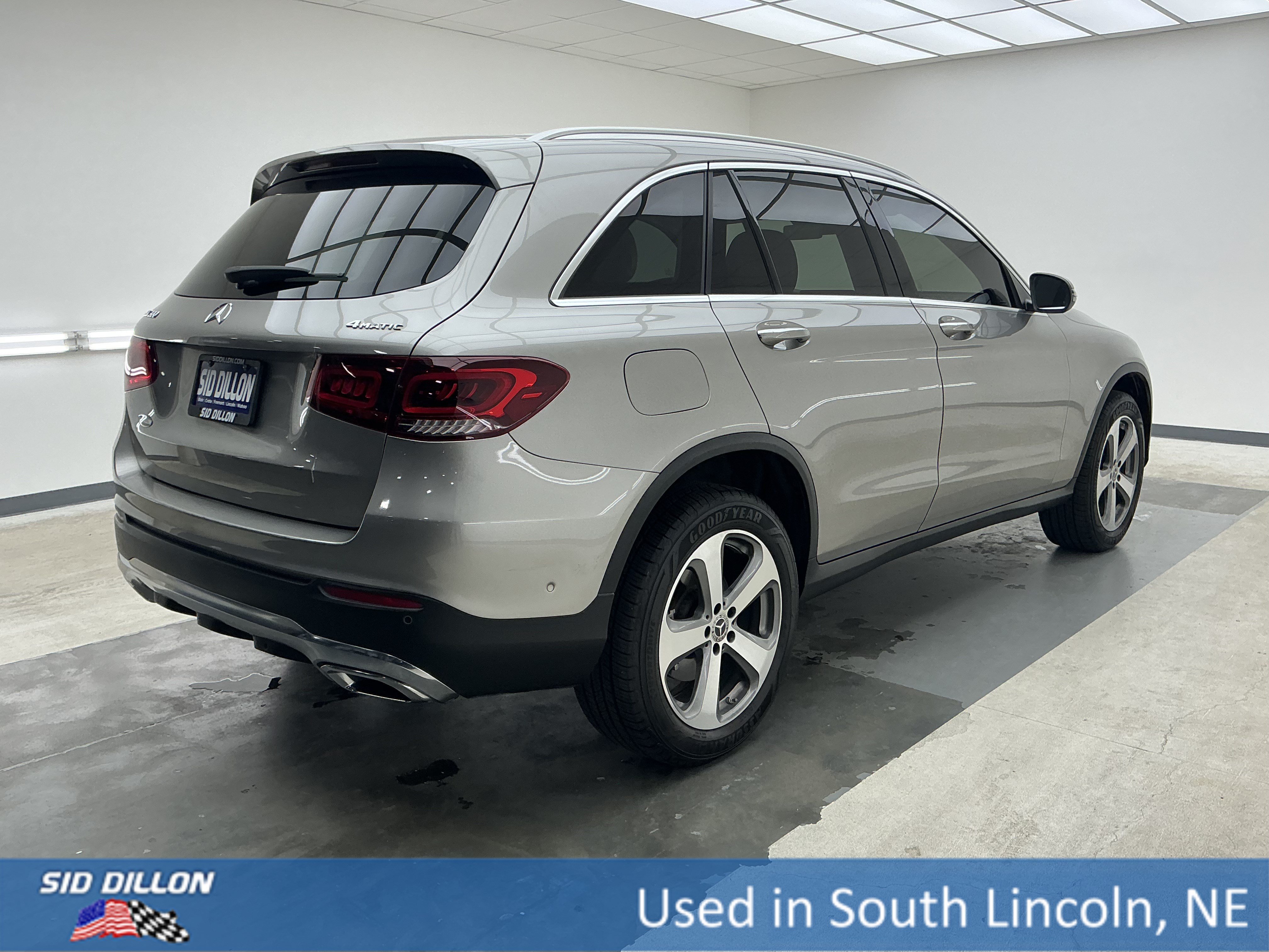 Used 2022 Silver Mercedes-Benz GLC 300 image 4