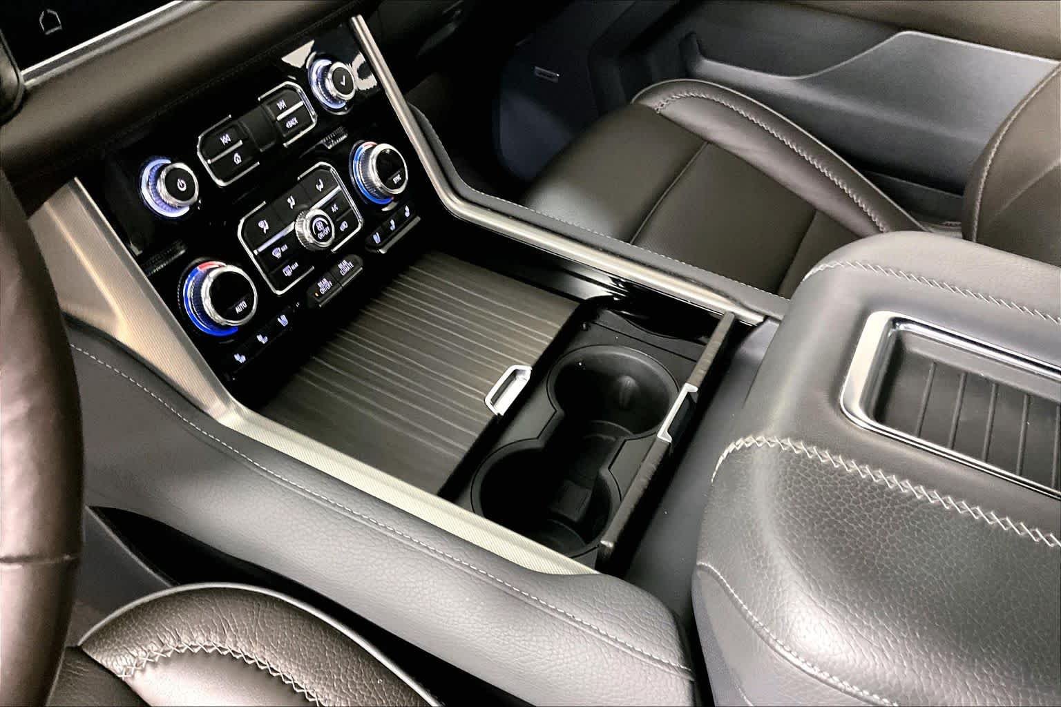 2022 GMC Yukon XL Denali - Photo 16