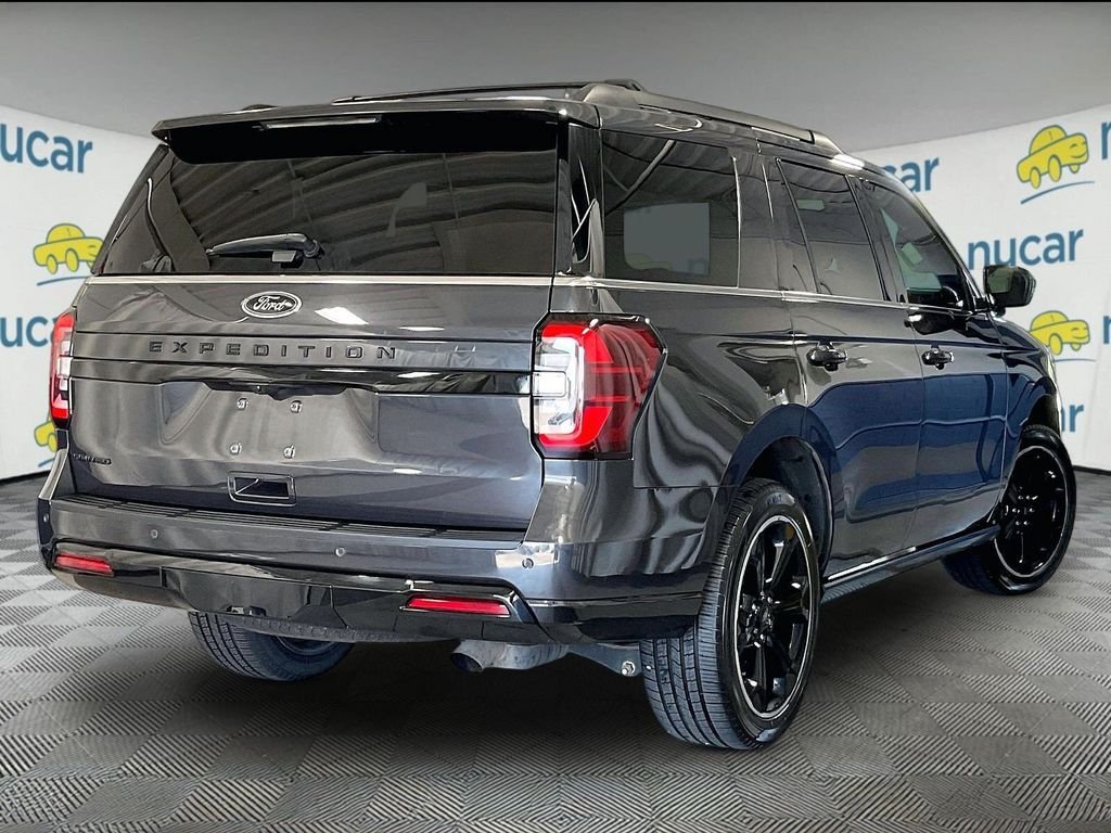 Used 2023 Gray Ford Limited image 6