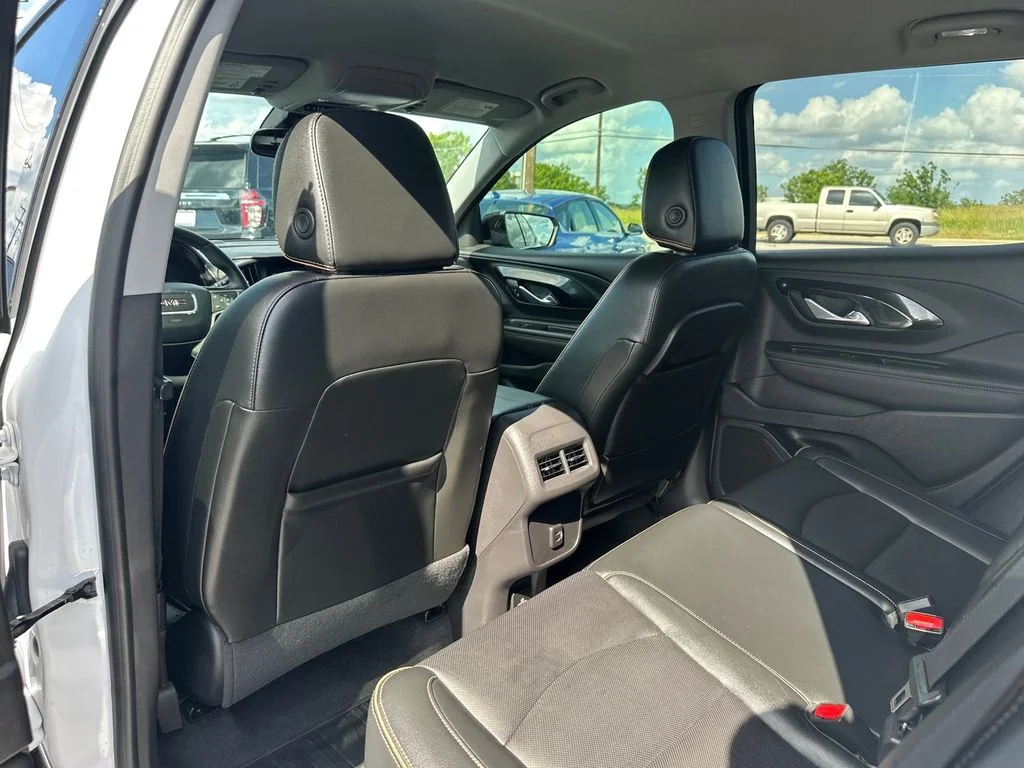 Used 2024 White GMC AT4 image 24