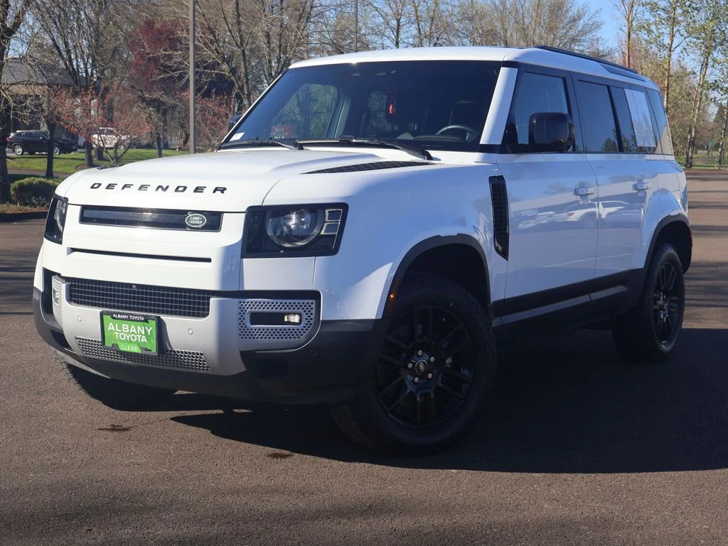 2025 Land Rover Defender 110 S P300's photo