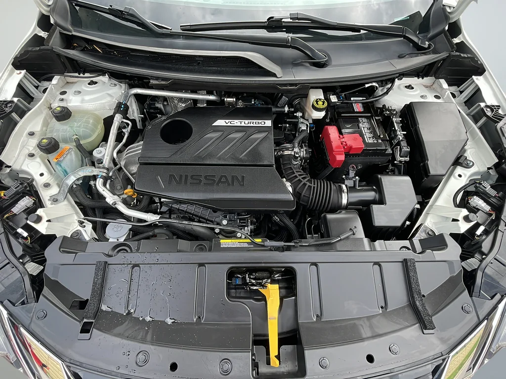 Used 2022 White Nissan SL image 40