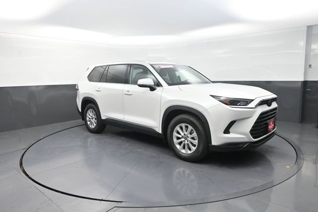 Used 2026 Beige Toyota XLE image 24