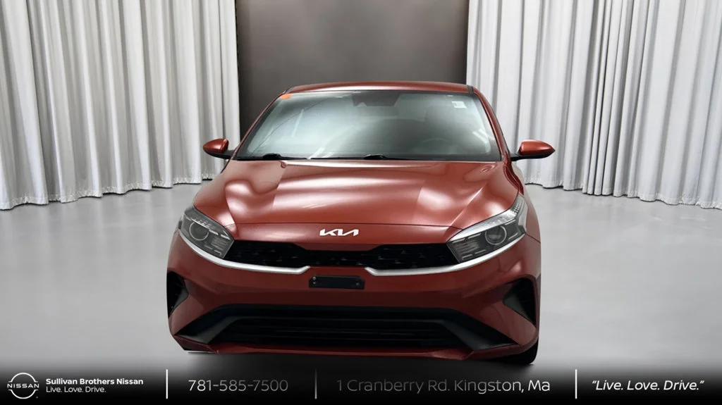 Used 2023 Red Kia LXS image 2