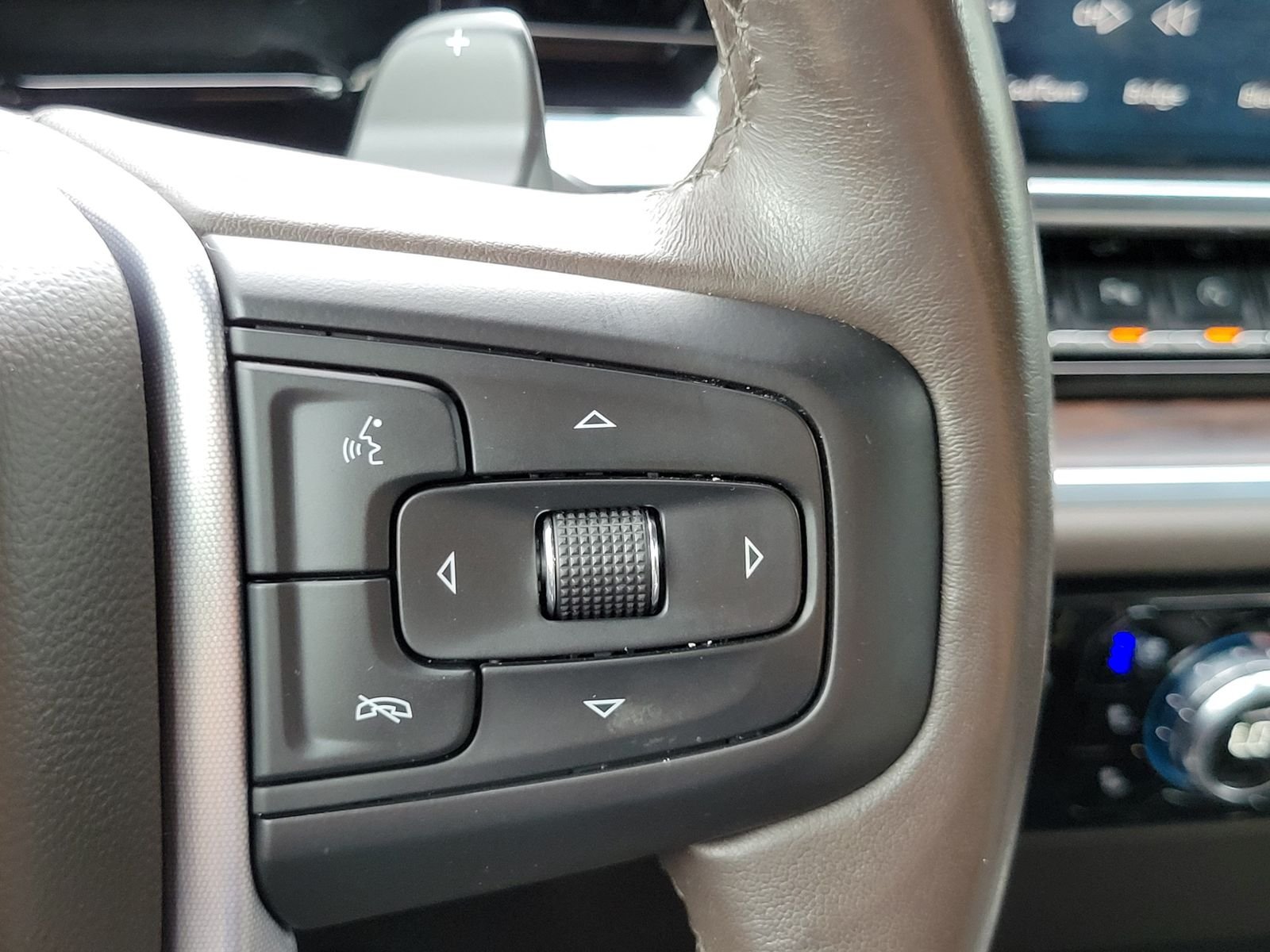 Used 2022 Red GMC SLT image 18