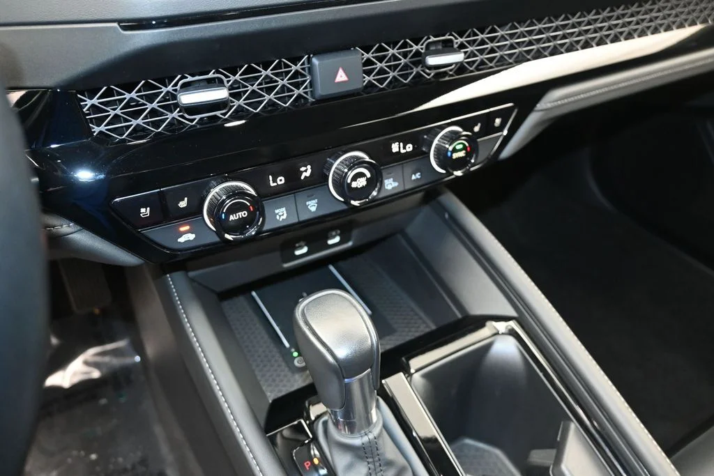 2024 Honda Accord Hybrid Touring - Photo 23