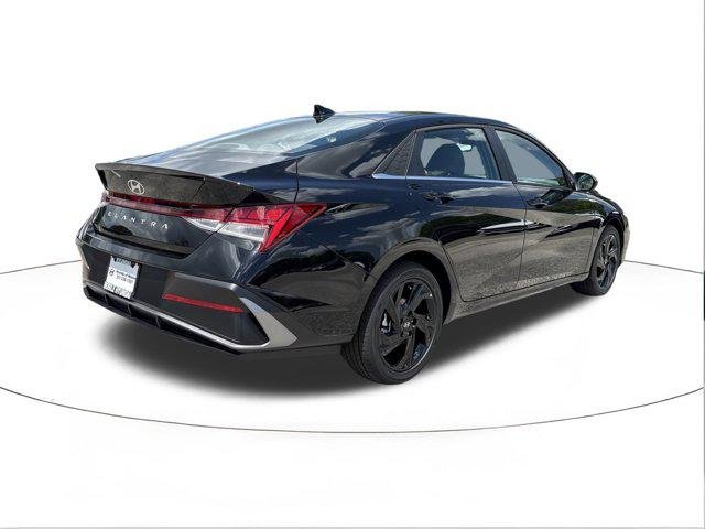 New 2026 Abyss Black Hyundai SEL Sport Premium image 3
