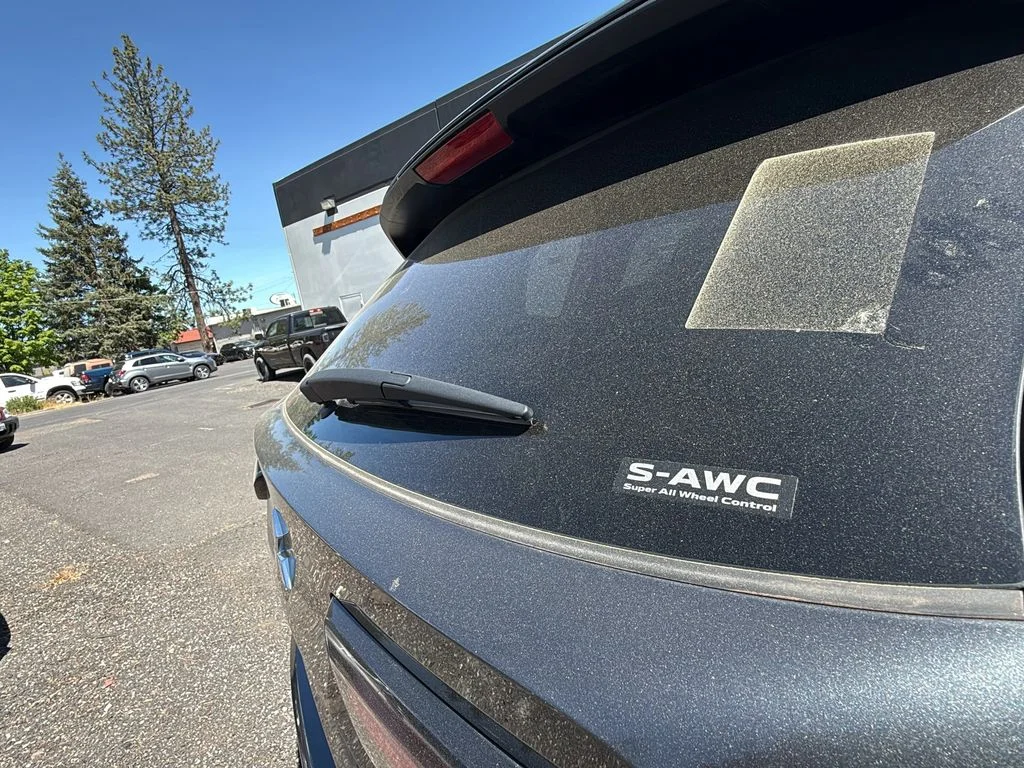Used 2025 Gray Mitsubishi SE image 36