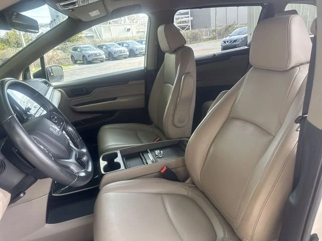 Used 2022 White Honda EX-L image 17