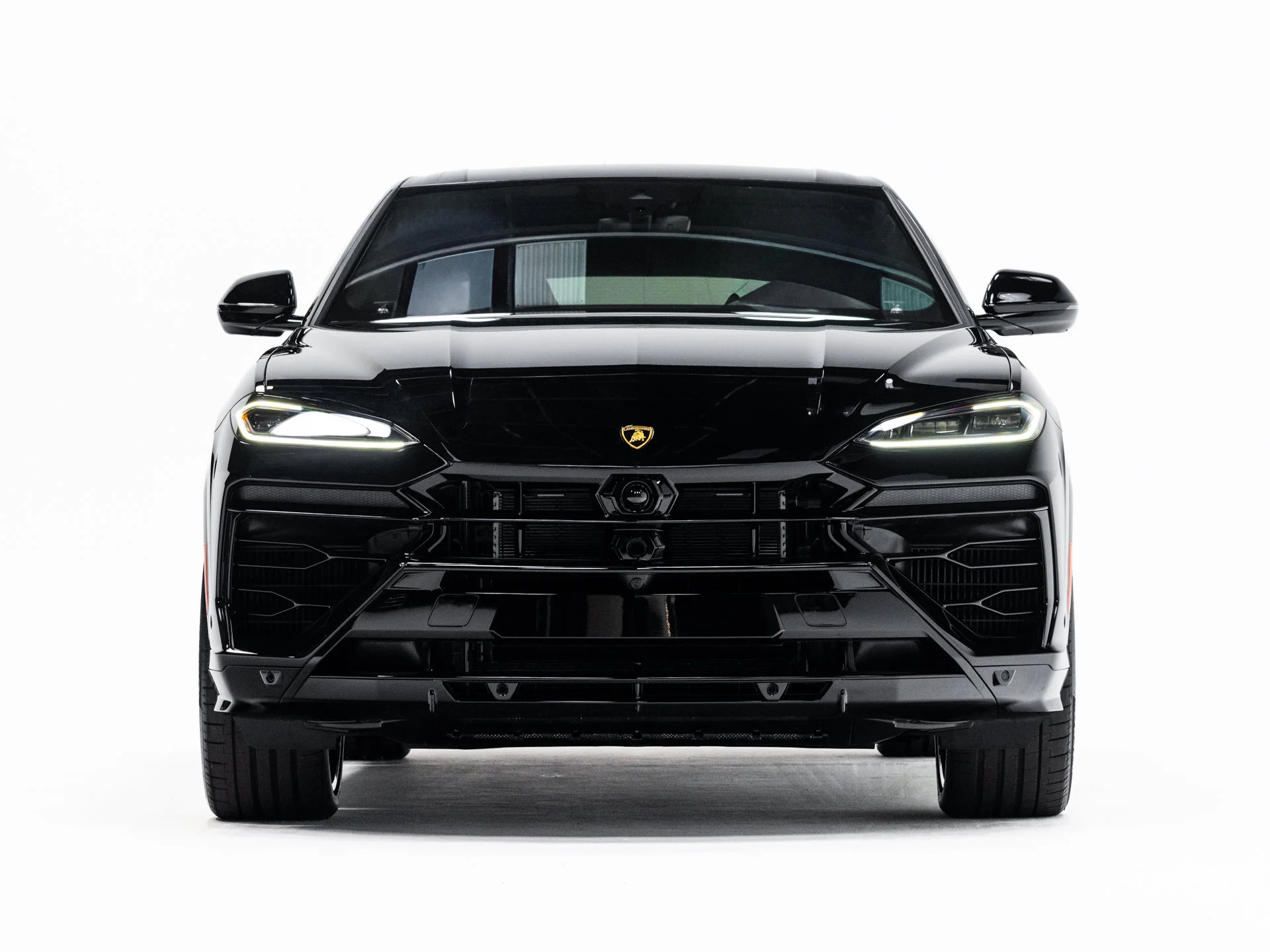 Used 2025 Nero Noctis Metallic Lamborghini SE image 8