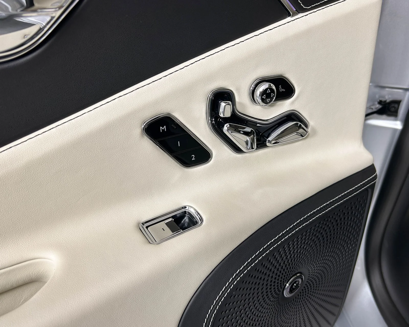 New 2026  Bentley Azure image 36