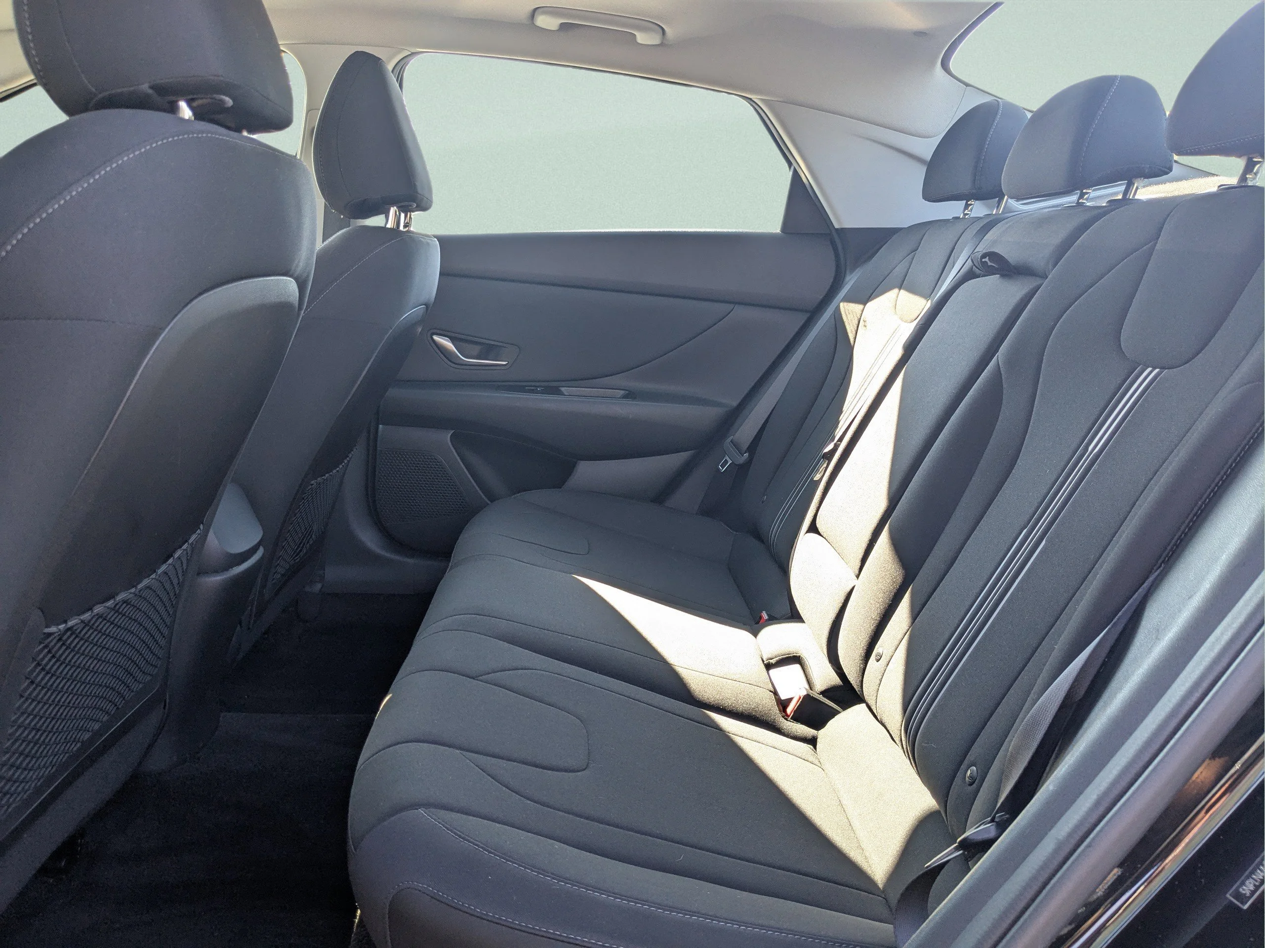 Used 2022 Phantom Black Hyundai SEL image 9