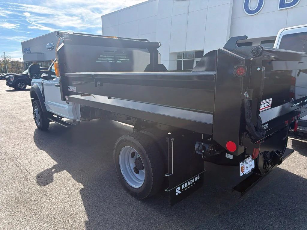 New 2027 Oxford White Ford F-550® XL image 3
