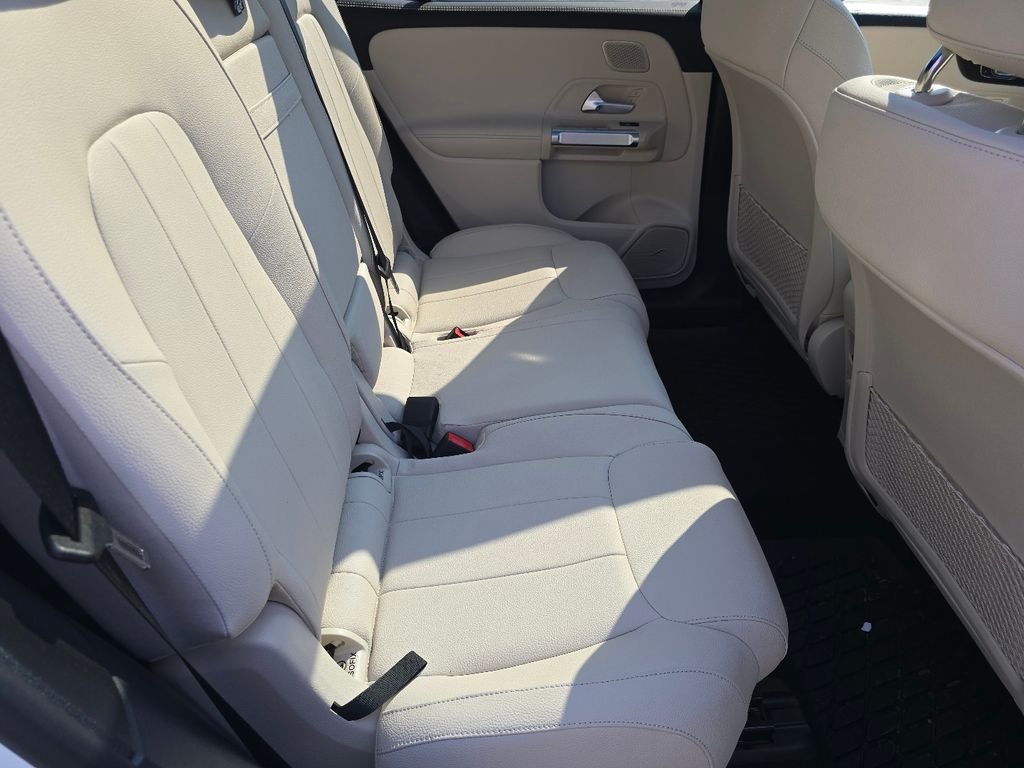 Certified Used 2025 Polar White Mercedes-Benz GLB 250 image 19
