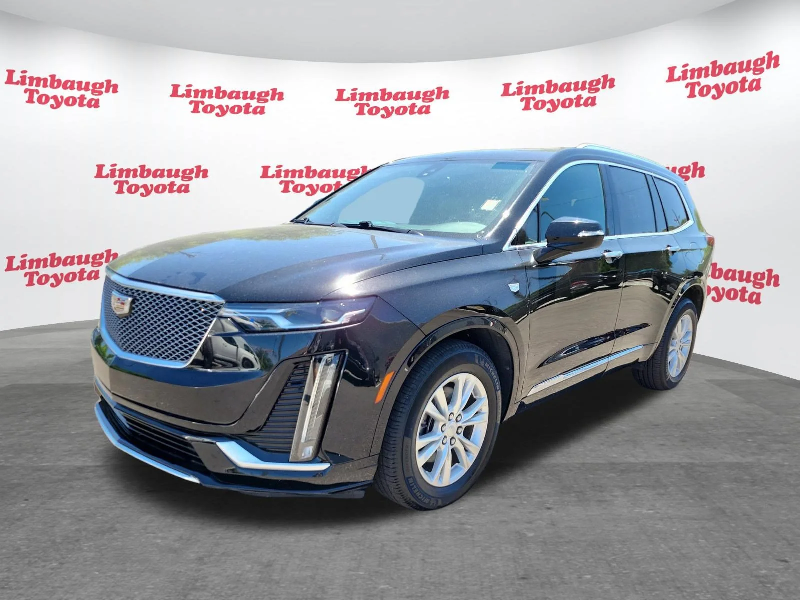Used 2023 Stellar Black Metallic Cadillac FWD Luxury image 21