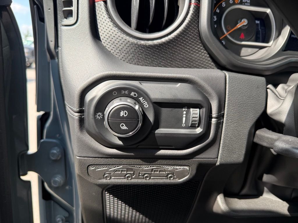 Used 2025 Gray Jeep Rubicon image 7