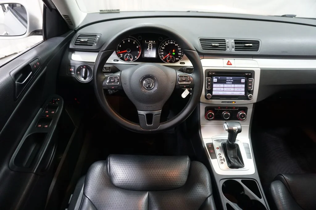 Used 2010 Silver Volkswagen Komfort image 12