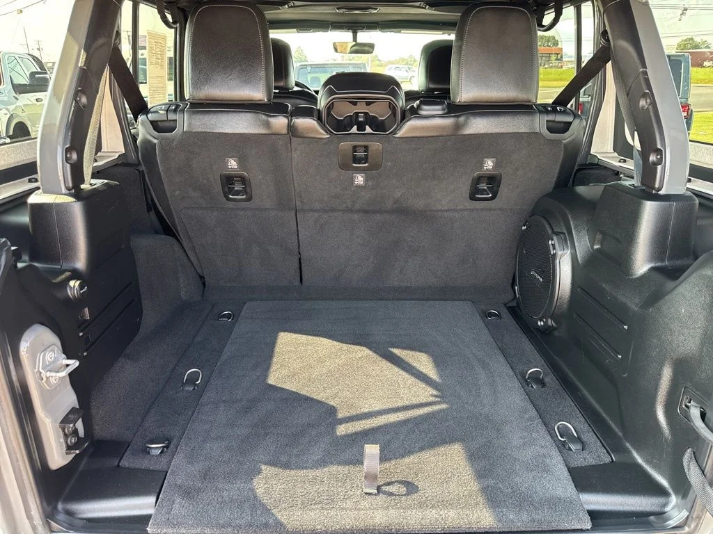 Used 2018 Gray Jeep Unlimited Sahara image 8