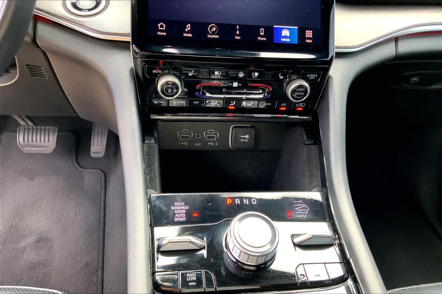 Used 2022 Baltic Gray Metallic Clearcoat Jeep Overland image 31
