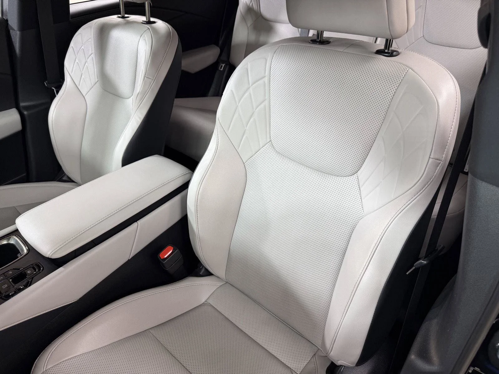 Used 2024  Lexus 350 Premium image 26