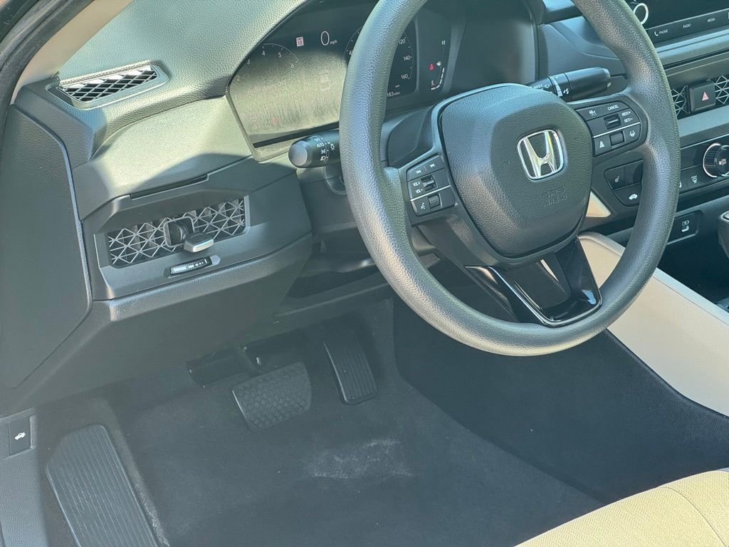 Used 2023 Meteorite Gray Metallic Honda EX image 17