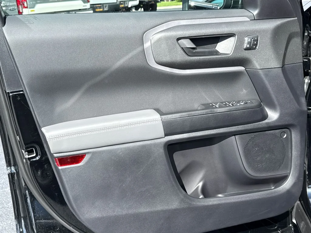 New 2025 Black Ford Badlands image 17