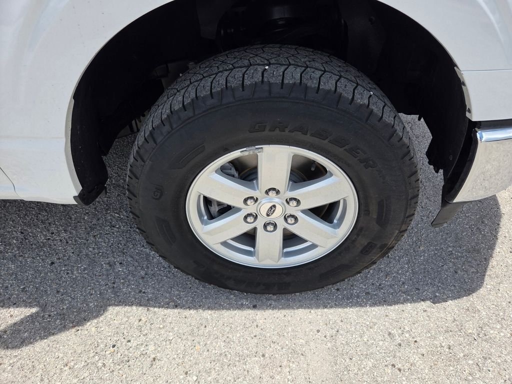 Used 2023 White Ford XL image 17