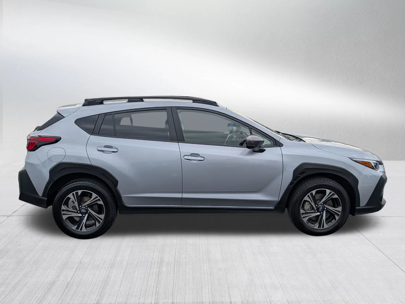 Used 2025 Ice Silver Metallic Subaru Premium image 8