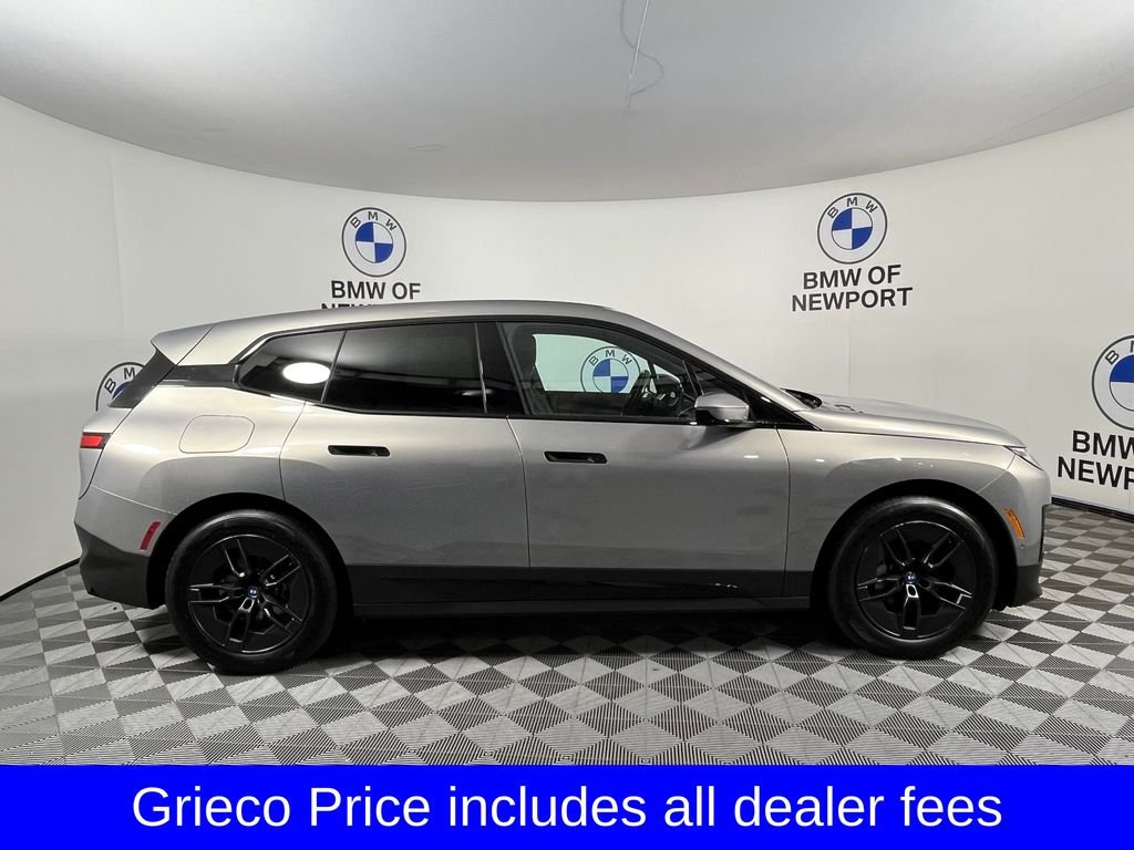 Used 2024 Gray BMW xDrive50 image 11