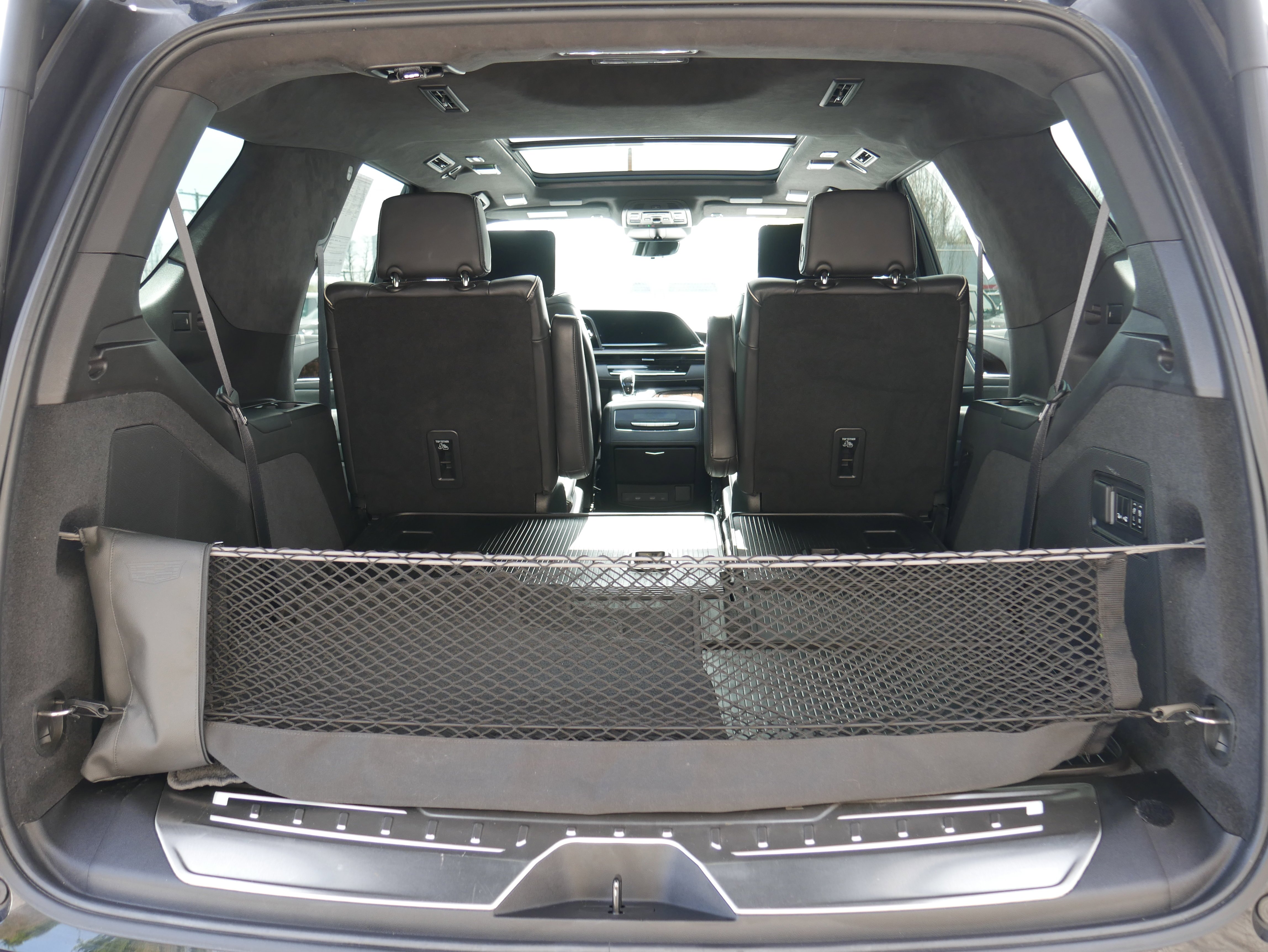 Used 2021 Black Raven Cadillac Premium Luxury Platinum image 7