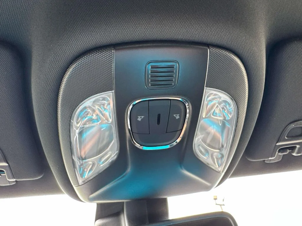 New 2026 White Jeep Latitude image 51