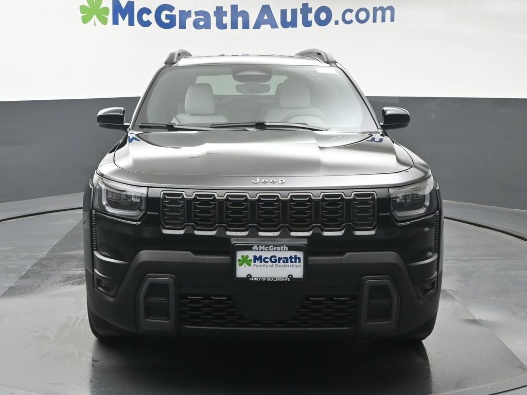 New 2026 Diamond Black Crystal Pearlcoat Jeep Limited image 5