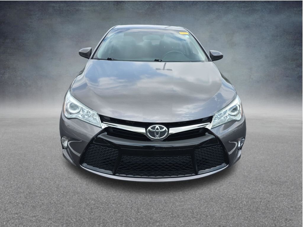Used 2015 Gray Toyota SE image 15