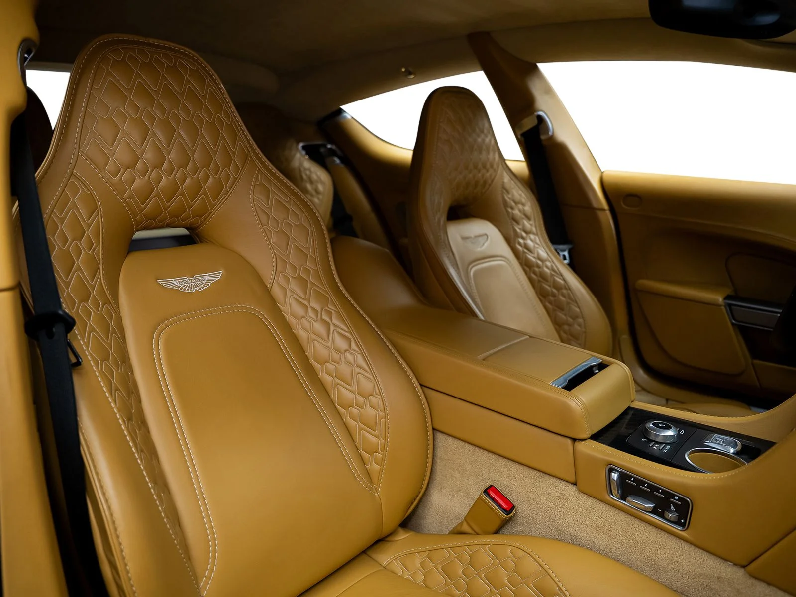 Used 2015 White Aston Martin Base image 34