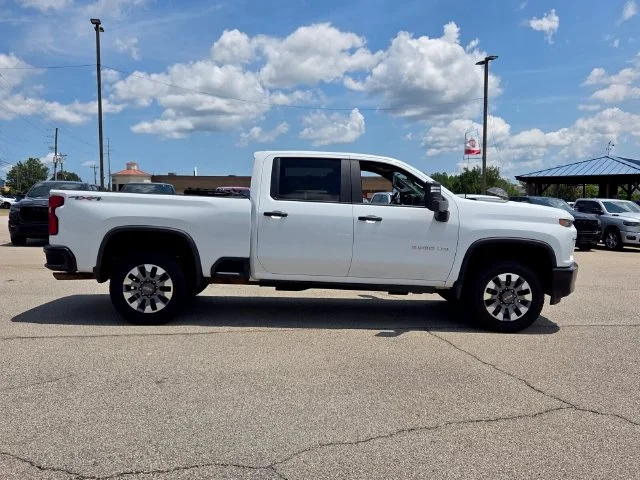 Used 2021 White Chevrolet Custom image 14