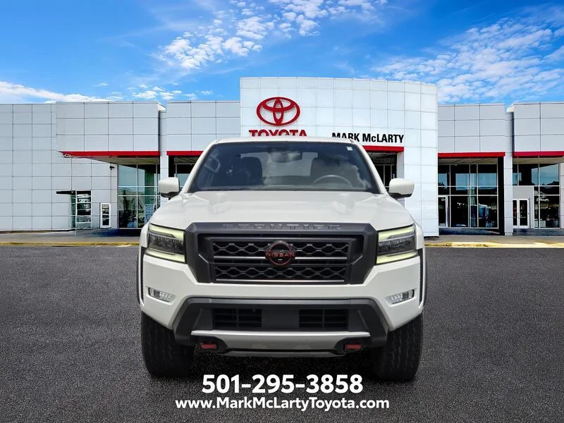 Used 2023 Glacier White NISSAN CREW CAB 4X4 PRO-4X AUTO image 8