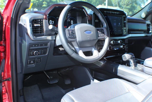 Used 2022  Ford LARIAT image 8