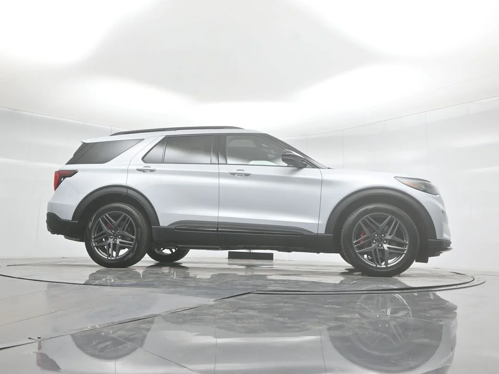 New 2026 Space White Metallic Ford ST image 3