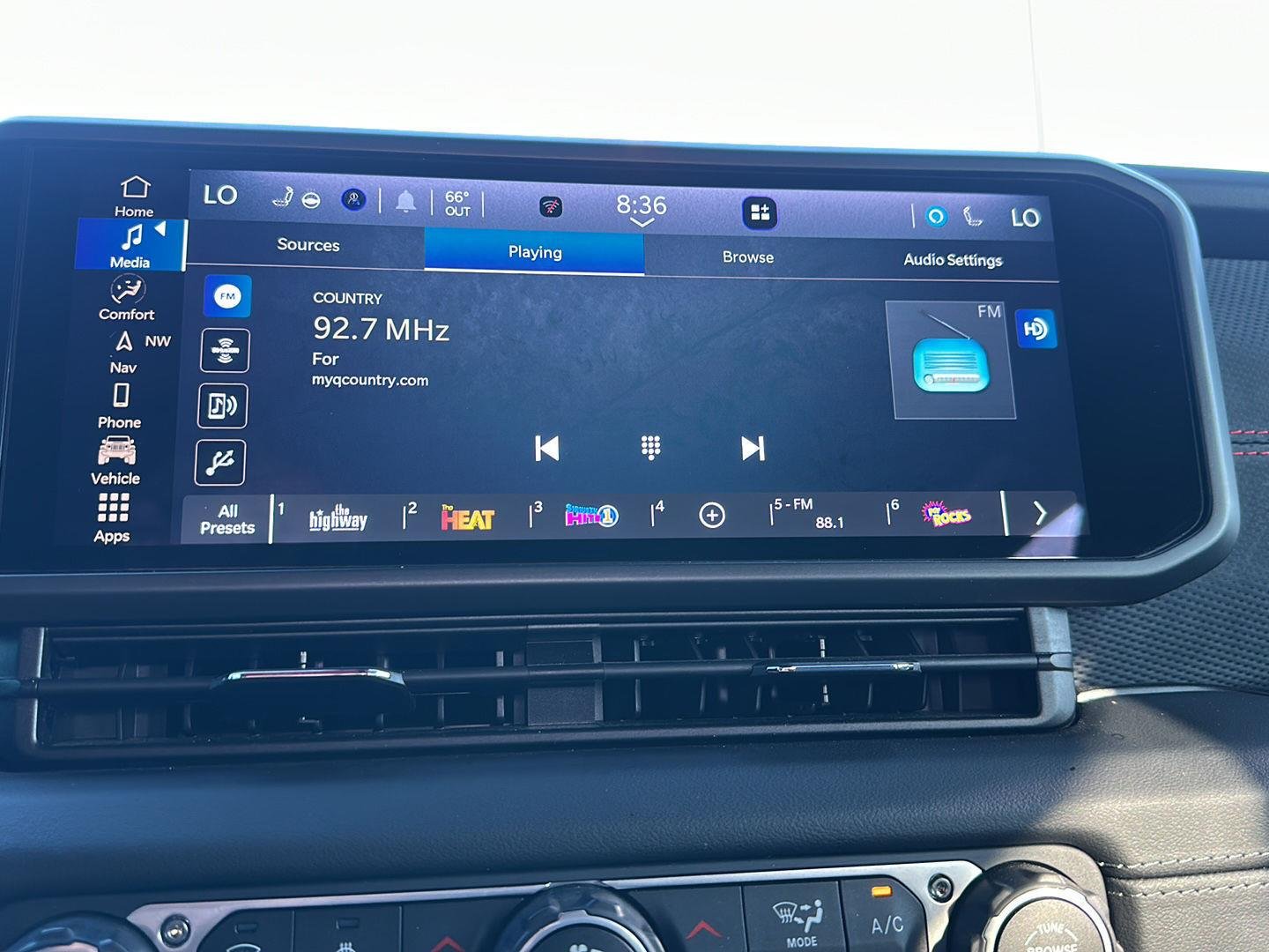 Used 2025 41 Jeep Rubicon image 19