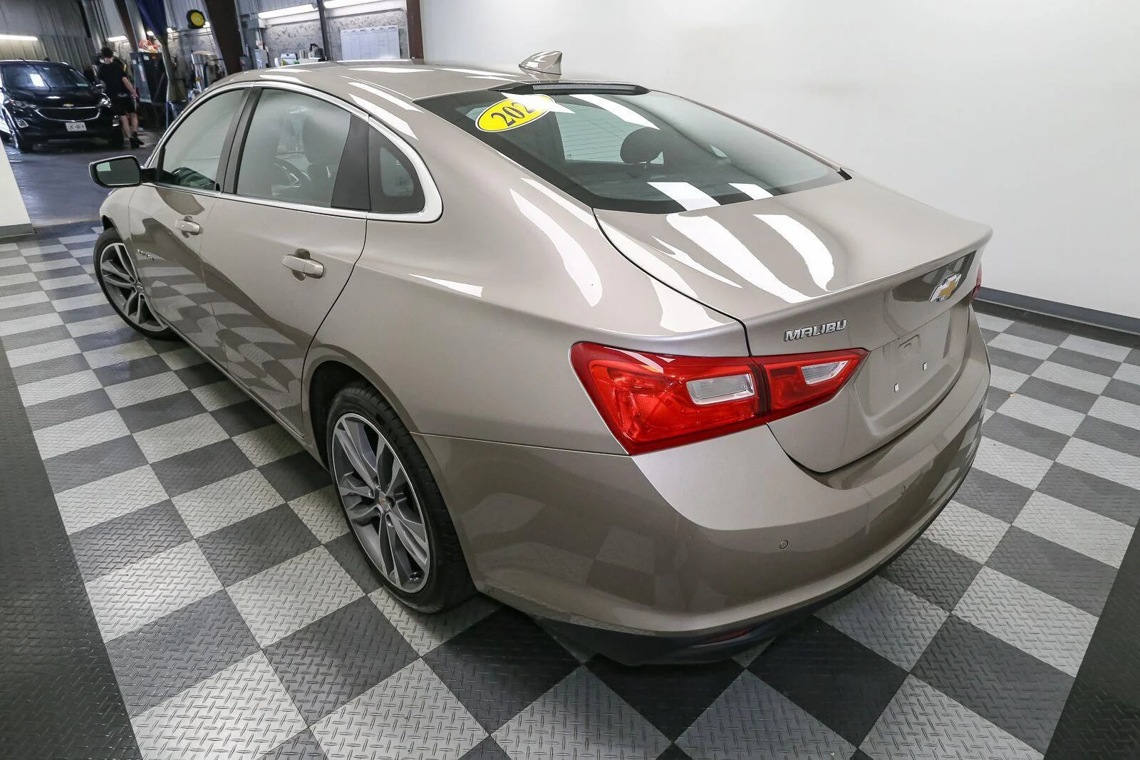 Used 2025 Mineral Gray Metallic Chevrolet LT image 10