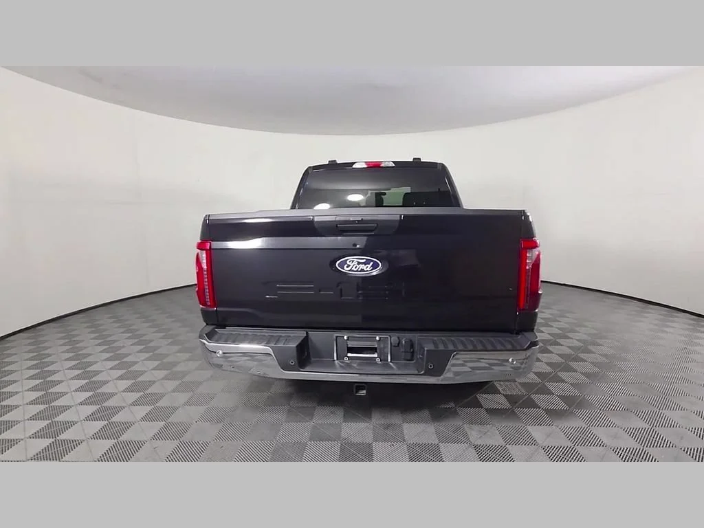 Used 2025 Black Metallic Ford XLT image 44