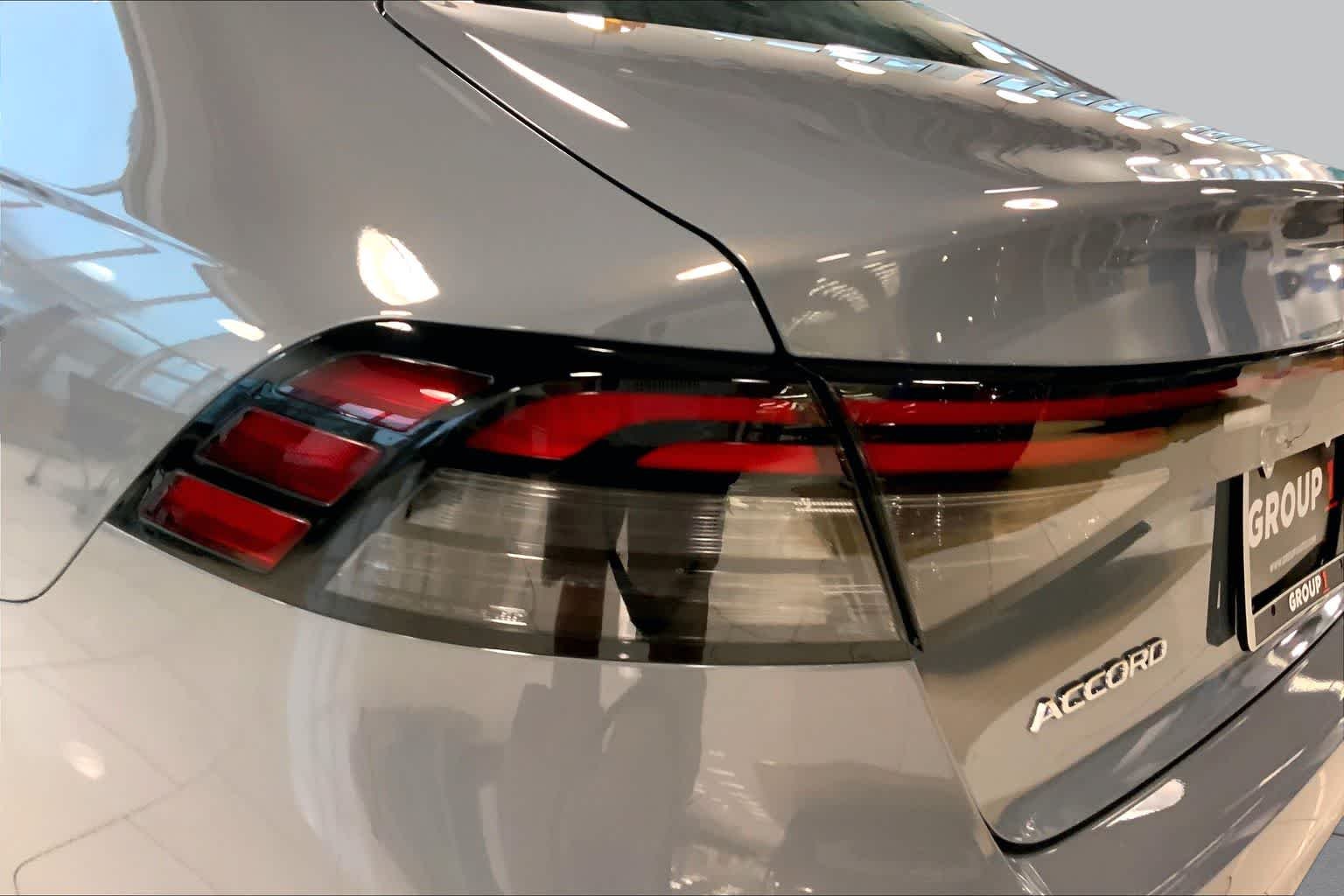 New 2026 Urban Gray Pearl Honda Touring Hybrid image 14