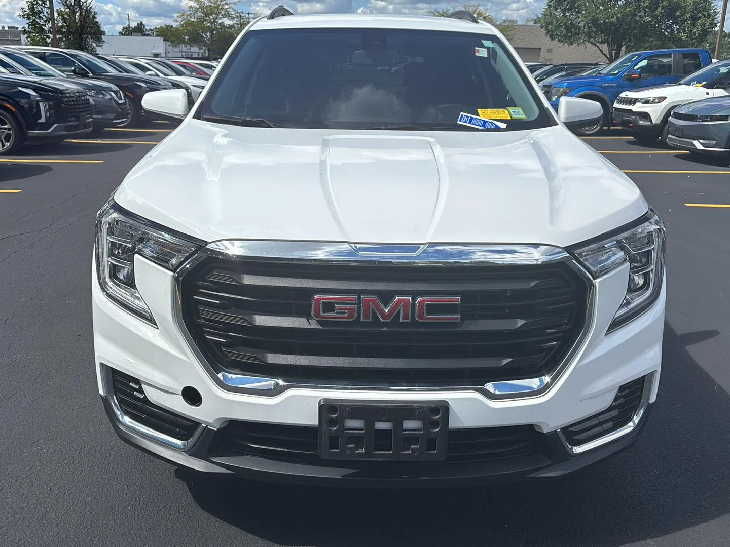 Used 2023 Summit White GMC SLE image 2