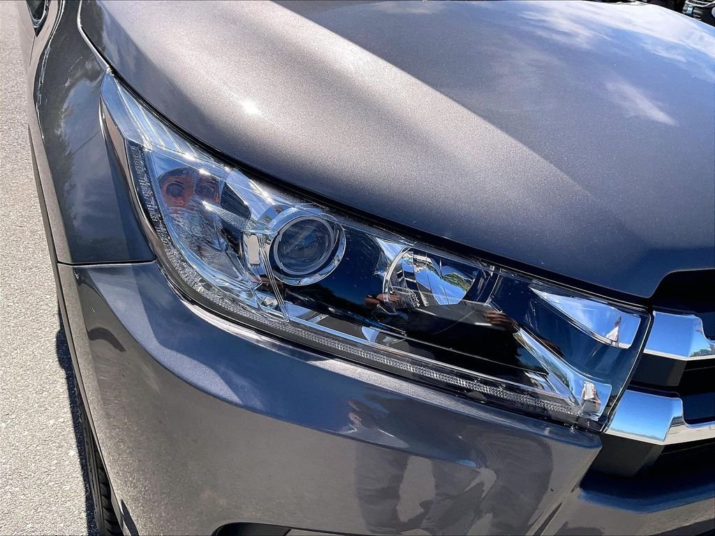 Used 2019 Predawn Gray Mica Toyota Limited Platinum image 32