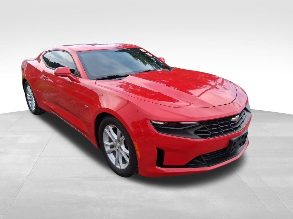 Used 2020 Red Chevrolet 1LS image 3